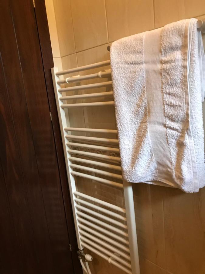 Bujtina Hader Xhebro Hostel *