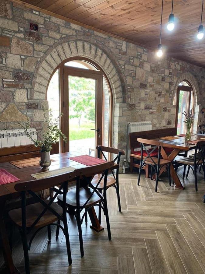 Hostel Bujtina Hader Xhebro *